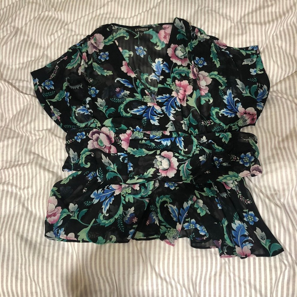 Women's EXPRES floral wrap blouse size S NWOT